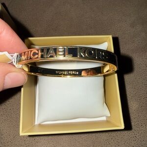 Michael Kors Hinge Bangle Bracelet- Gold Tone Brass Finish NWT no callouts.